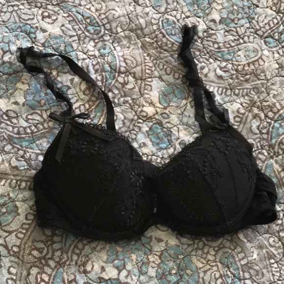 Chantelle Underwire push up bra.Size 34B